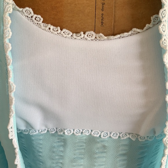 Vintage Nightie - Picture 2 of 7